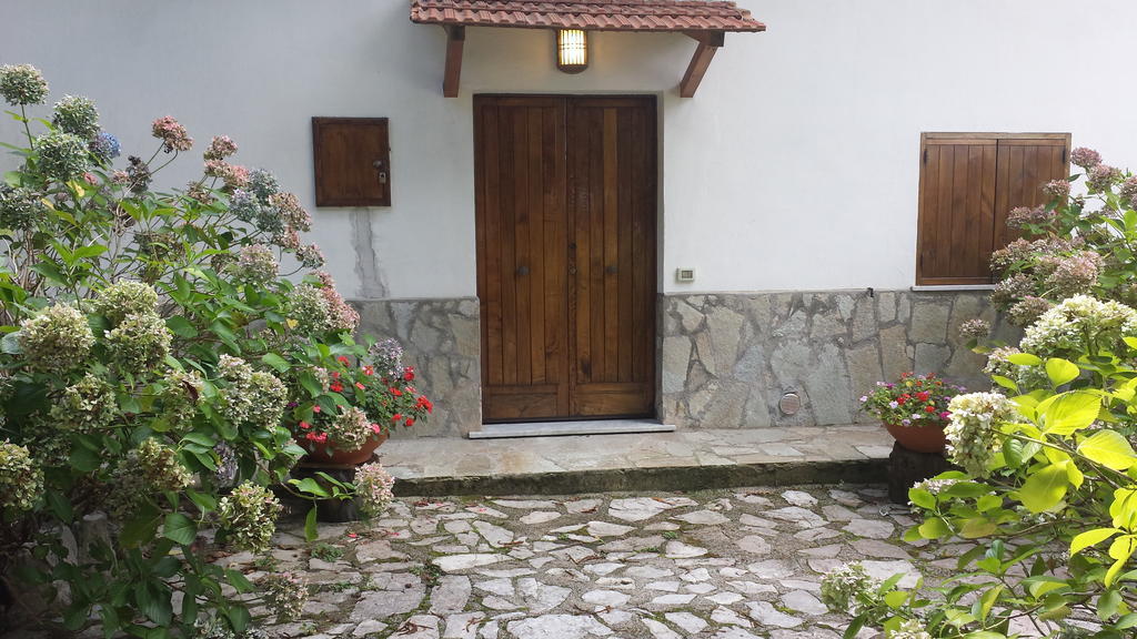 Al Castagno Bed & Breakfast Вико Екуензе Екстериор снимка