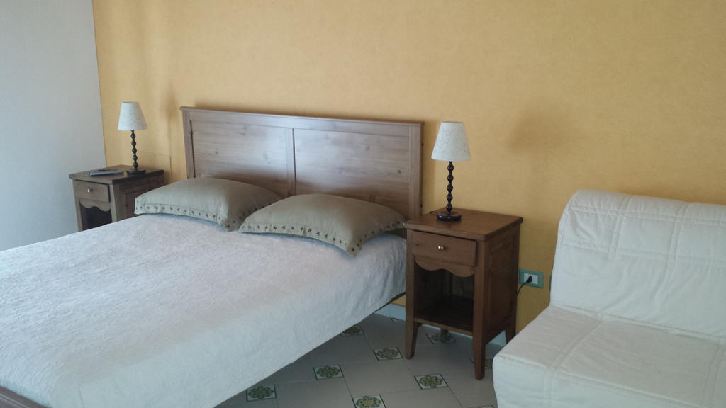 Al Castagno Bed & Breakfast Вико Екуензе Стая снимка